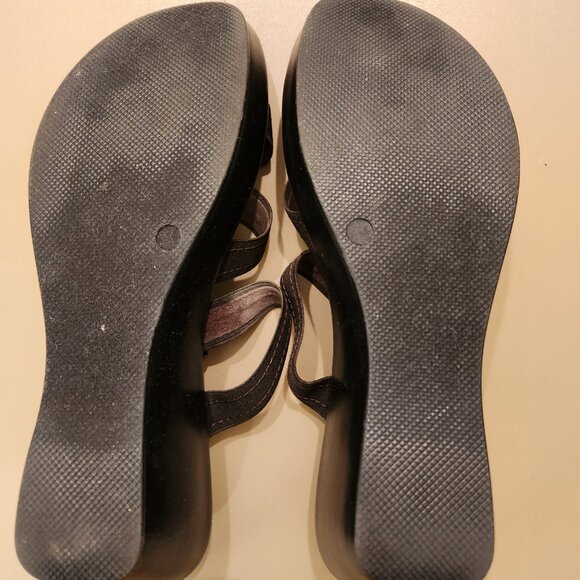 Pointe Vecchio Brown Wedgies - Picture 2 of 3